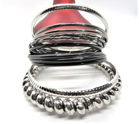 https://www.artistryjewelry.net/products/silver-and-black-bangle-bracelet