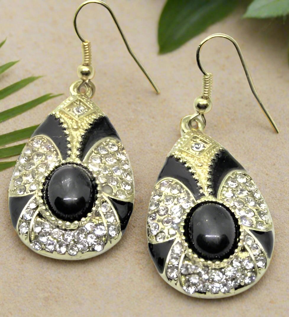 https://www.artistryjewelry.net/products/exquisite-teardrop-earrings