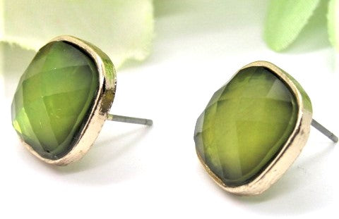 https://www.artistryjewelry.net/products/gorgeous-green-stud-earrings