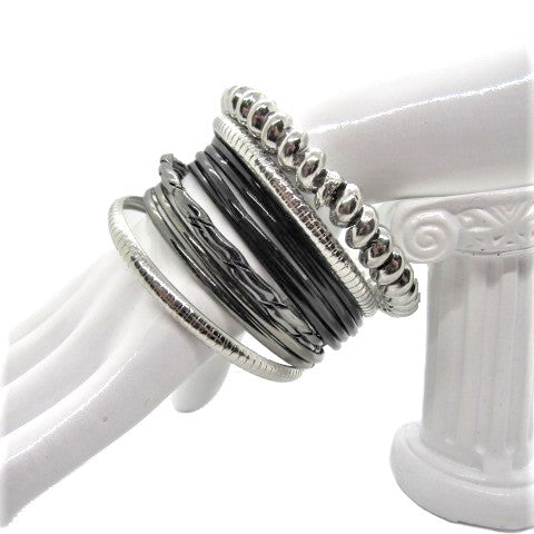 https://www.artistryjewelry.net/products/silver-and-black-bangle-bracelet