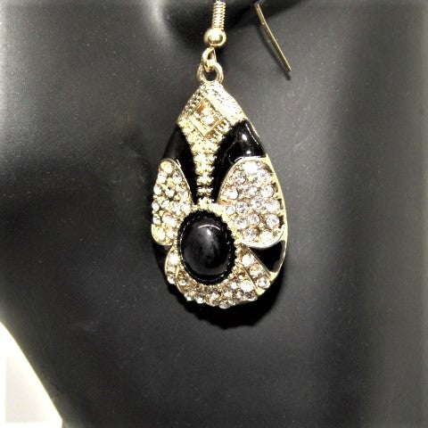 https://www.artistryjewelry.net/products/exquisite-teardrop-earrings