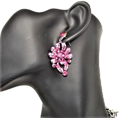 https://www.artistryjewelry.net/products/glamour-and-glitz