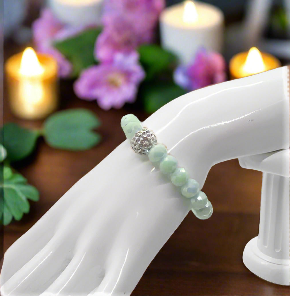 https://www.artistryjewelry.net/products/gorgeous-mint-bracelet