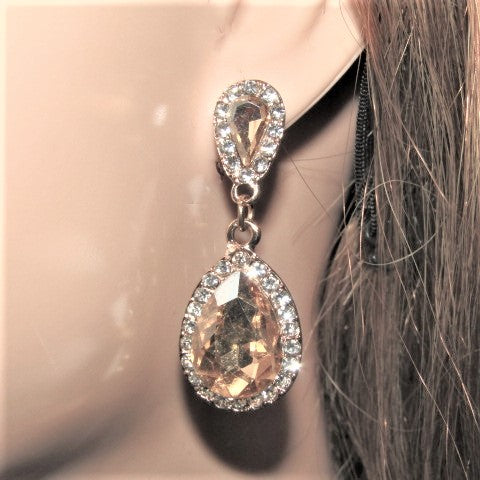 https://www.artistryjewelry.net/products/champagne-teardrop-rhinestone-earrings