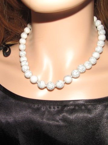 https://www.artistryjewelry.net/products/chunky-necklace