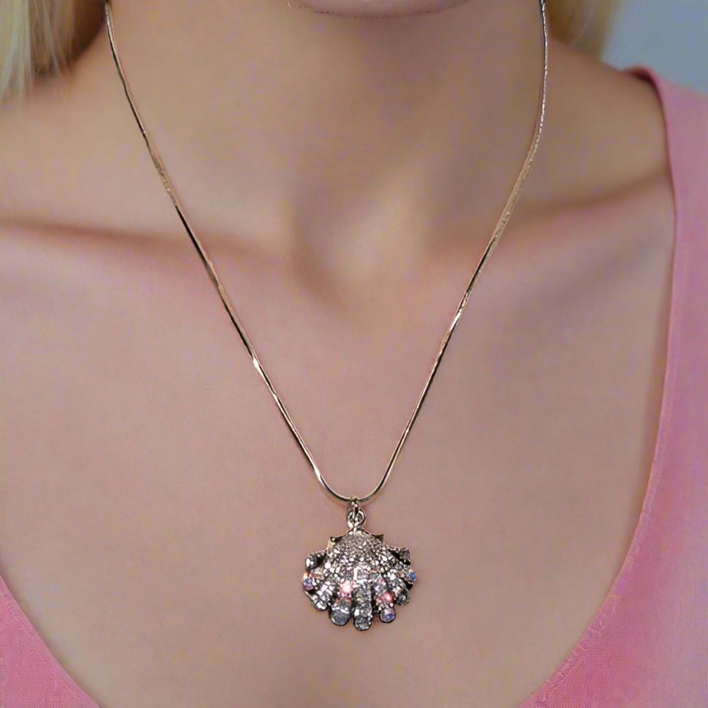 Beautiful Rhinestone Shell Necklace