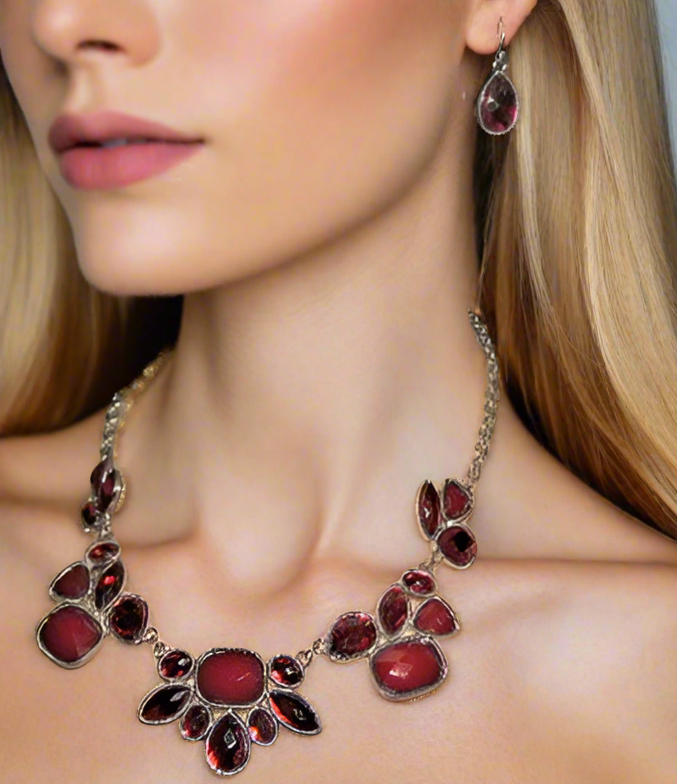 Lovely Red and Silver Necklace Set