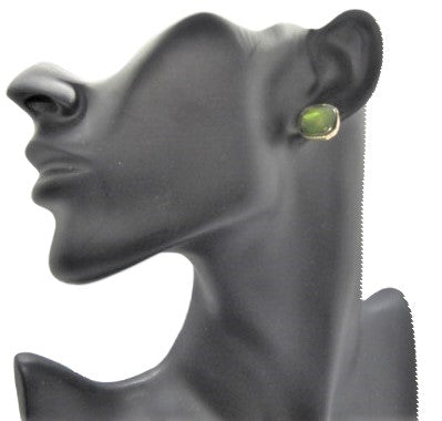 https://www.artistryjewelry.net/products/gorgeous-green-stud-earrings