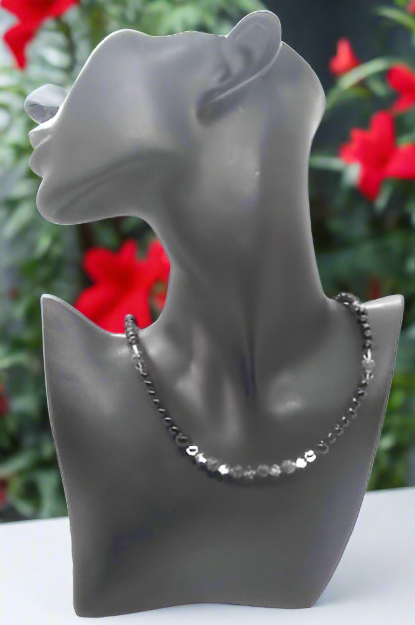 https://www.artistryjewelry.net/products/fabulous-black-gray-reflection-necklace