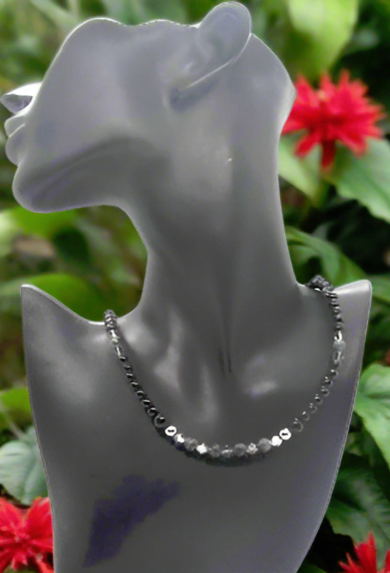 https://www.artistryjewelry.net/products/fabulous-black-gray-reflection-necklace