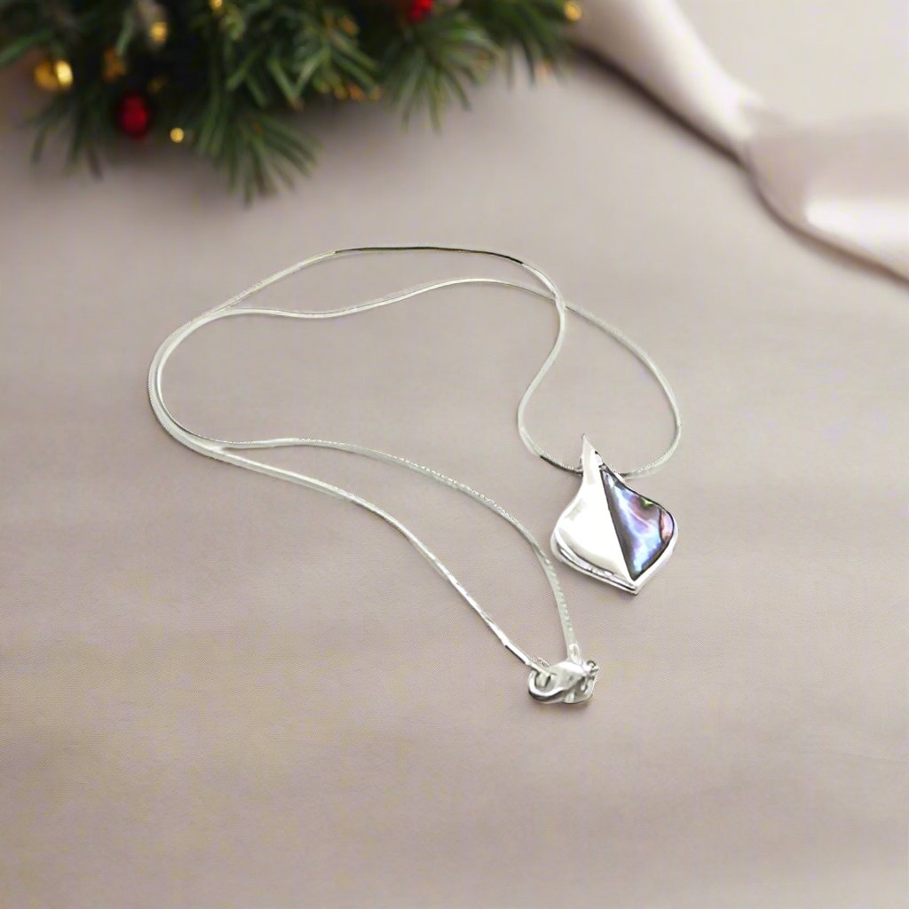 Lovely Paua Leaf Necklace-A