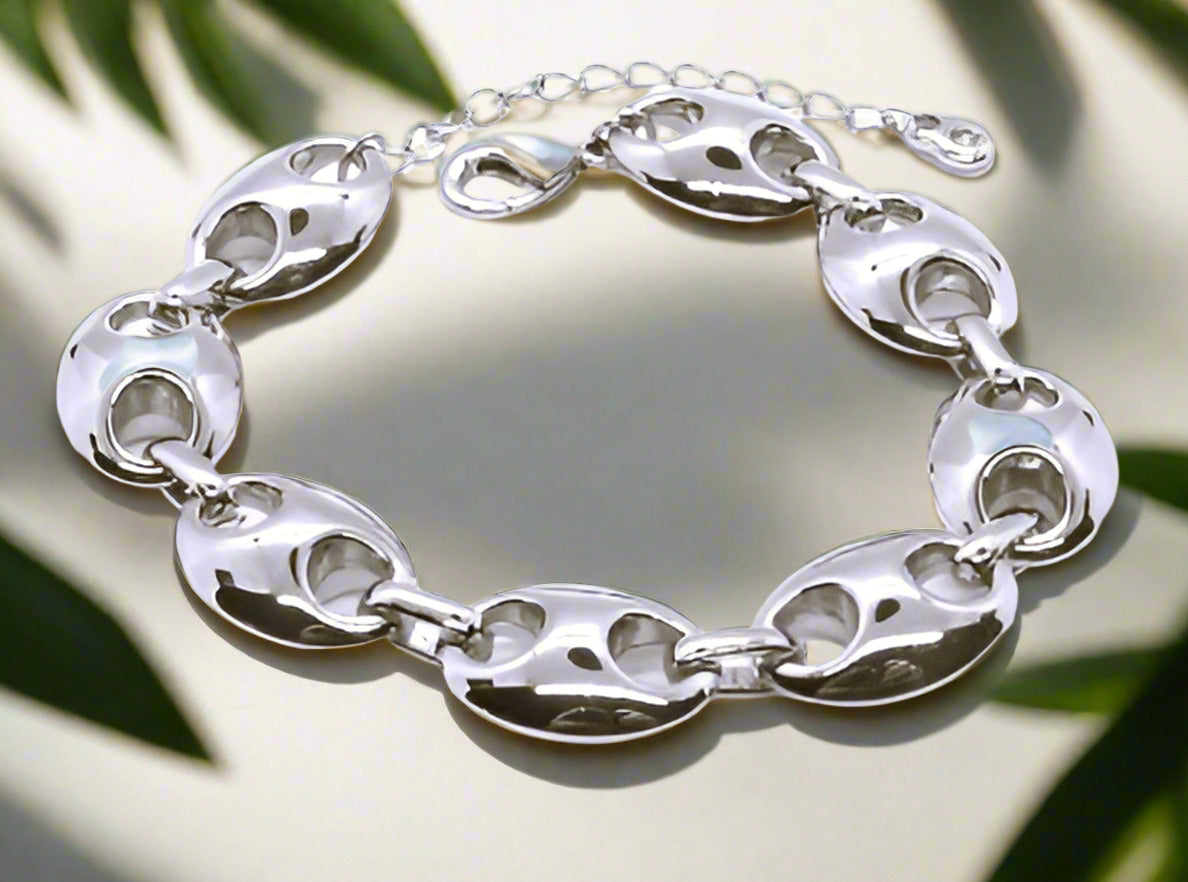 https://www.artistryjewelry.net/products/beautiful-silver-chain-bracelet