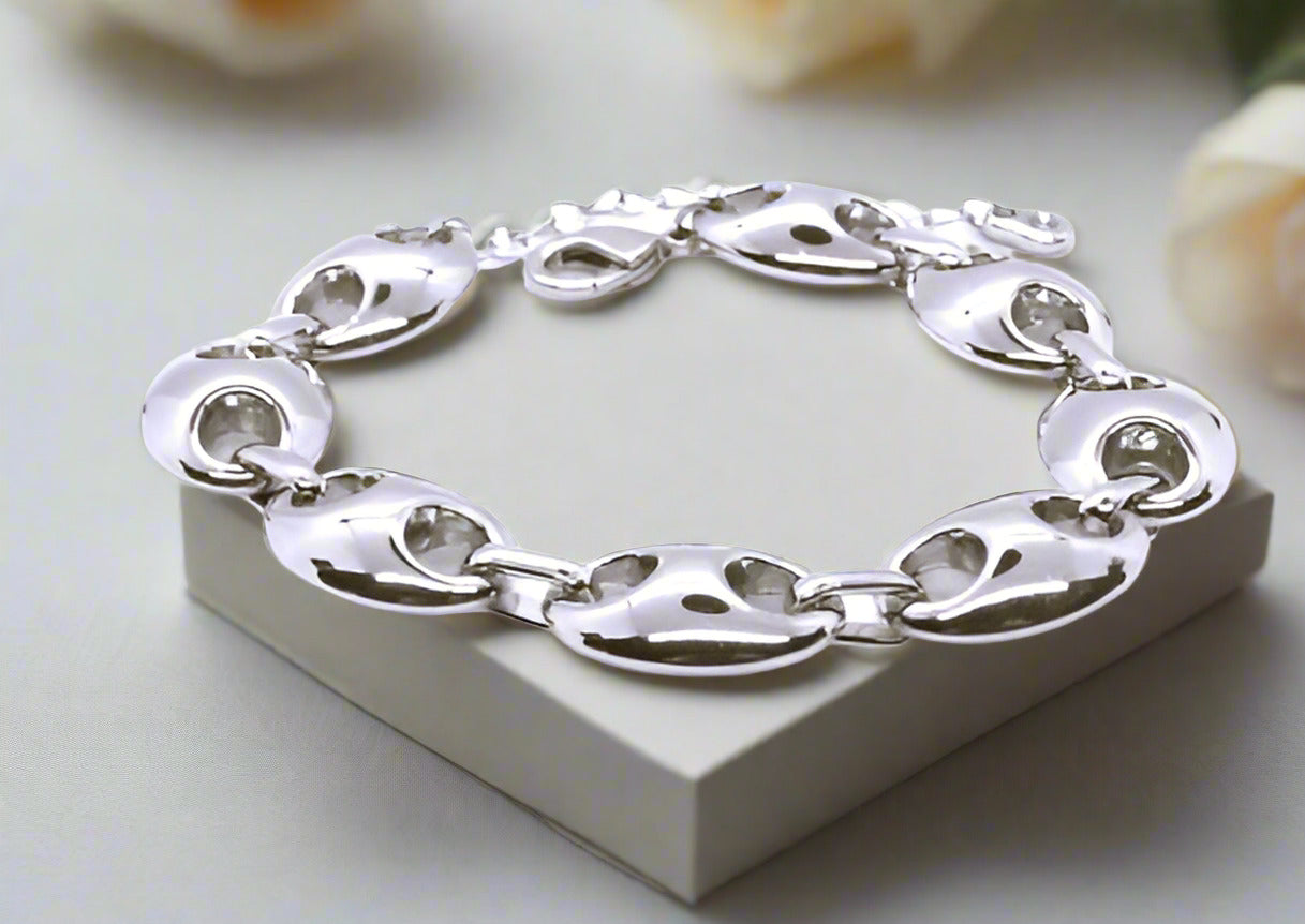 https://www.artistryjewelry.net/products/beautiful-silver-chain-bracelet
