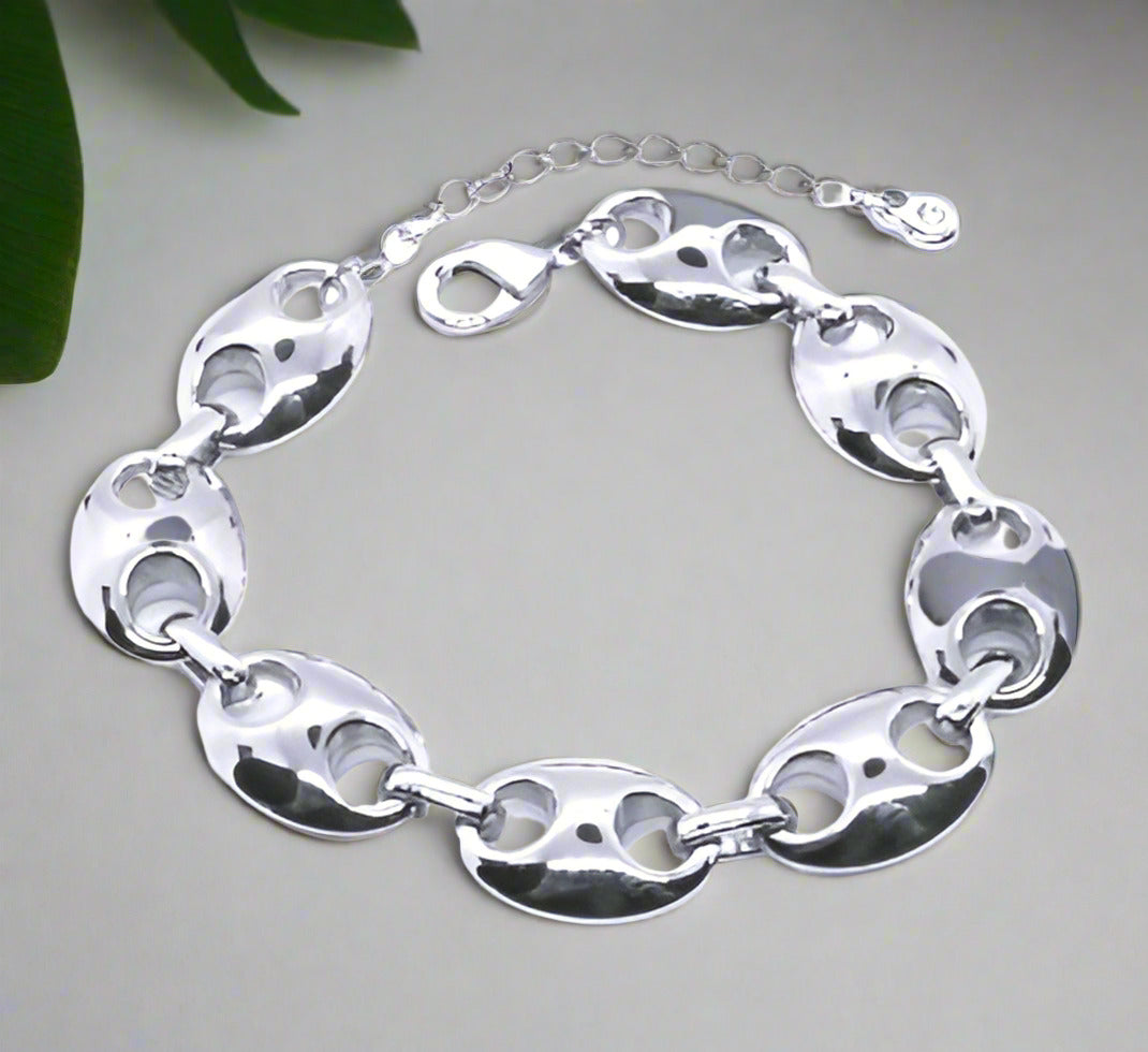 https://www.artistryjewelry.net/products/beautiful-silver-chain-bracelet