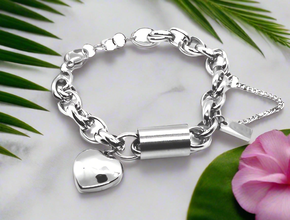 https://www.artistryjewelry.net/products/exciting-silver-heart-and-chain-bracelet