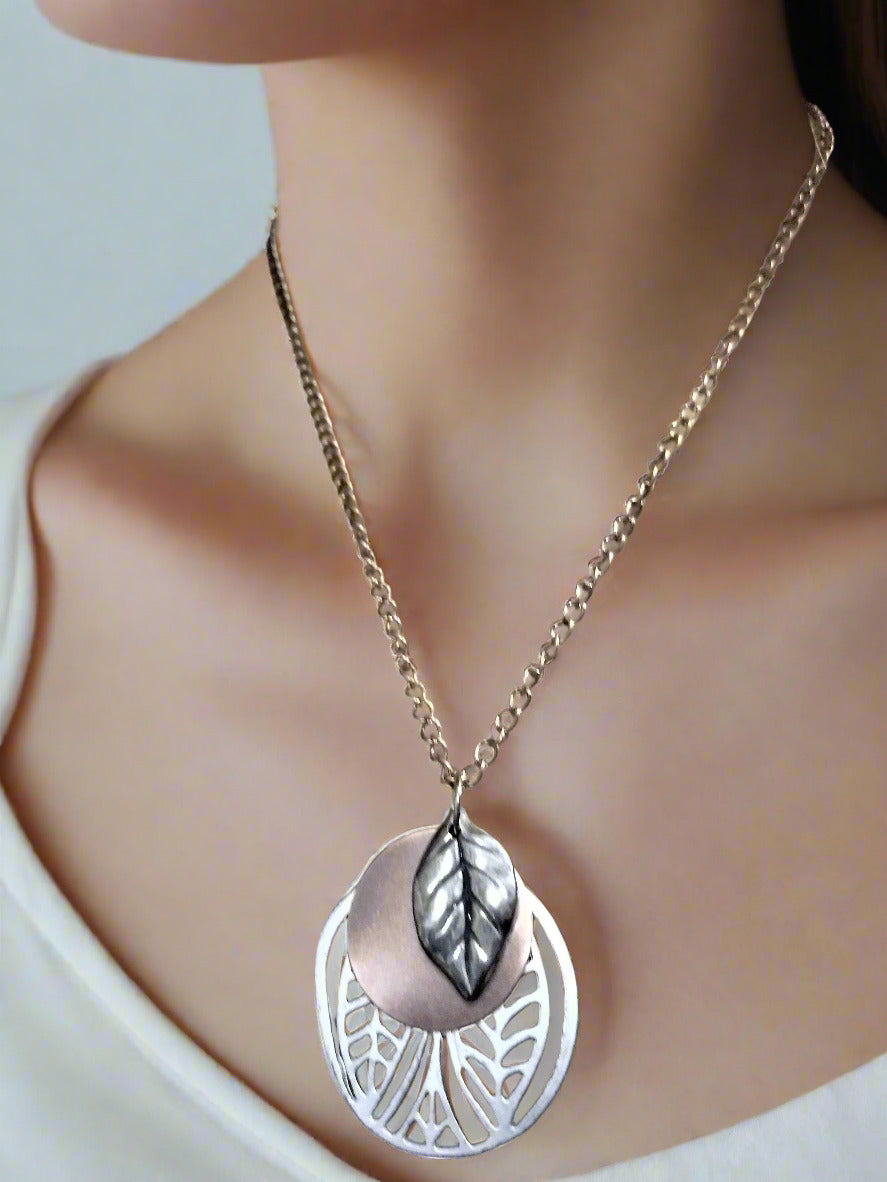 https://www.artistryjewelry.net/products/charming-copper-leaves-necklace-set