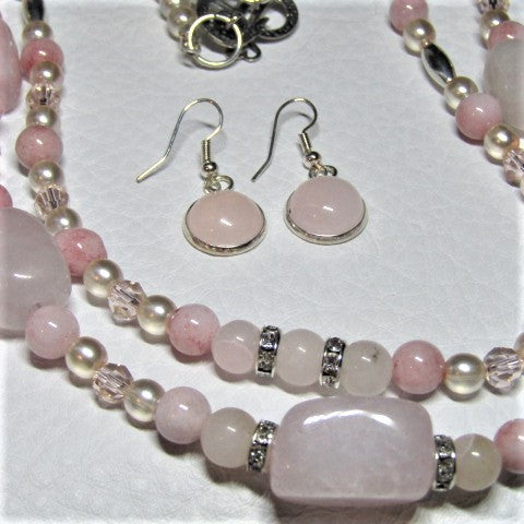 Beautiful Pretty in Pink Necklace Set