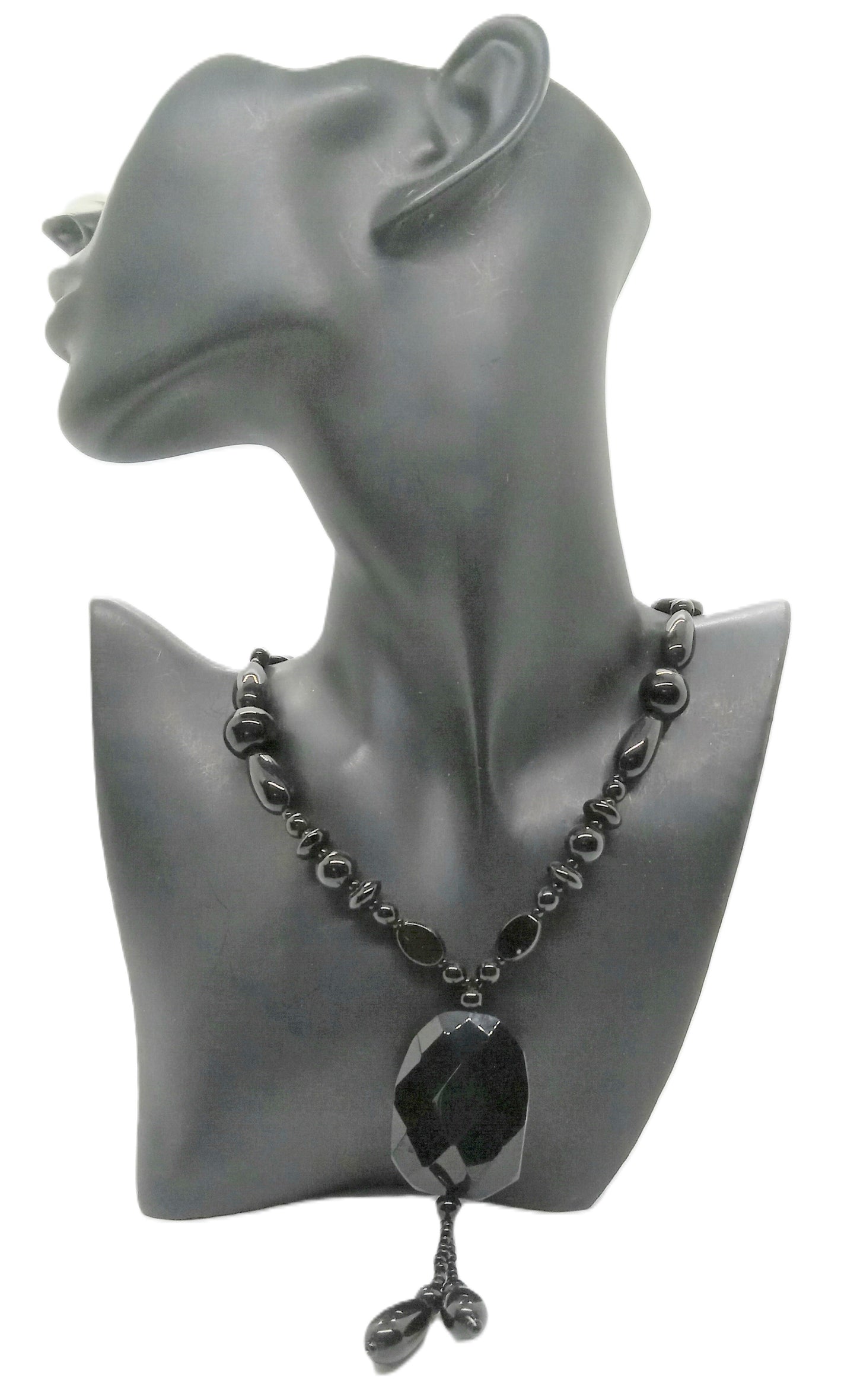 https://www.artistryjewelry.net/products/lovely-black-faceted-necklace