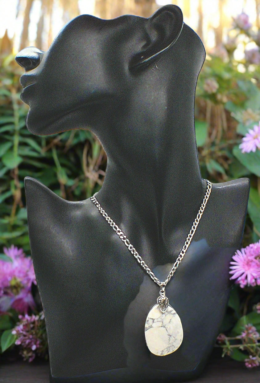 https://www.artistryjewelry.net/products/lovely-figaro-howlite-chain-necklace
