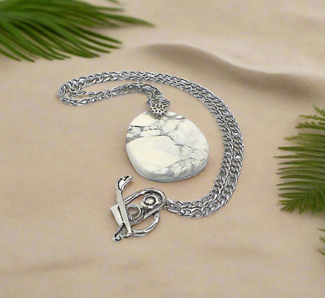 https://www.artistryjewelry.net/products/lovely-figaro-howlite-chain-necklace