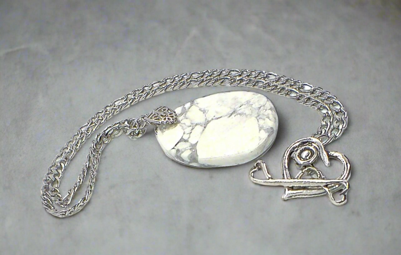 https://www.artistryjewelry.net/products/lovely-figaro-howlite-chain-necklace