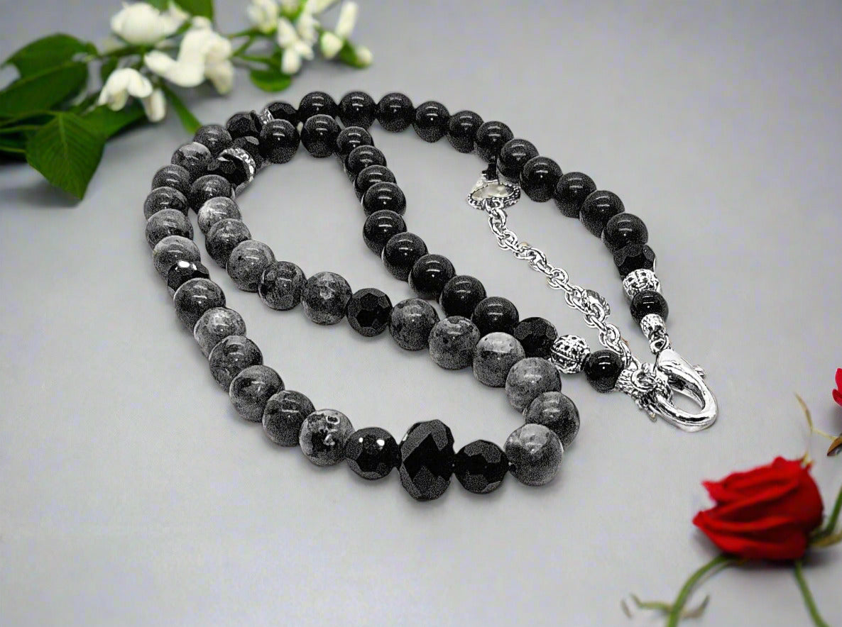 https://www.artistryjewelry.net/products/gorgeous-black-labs-collar-necklace