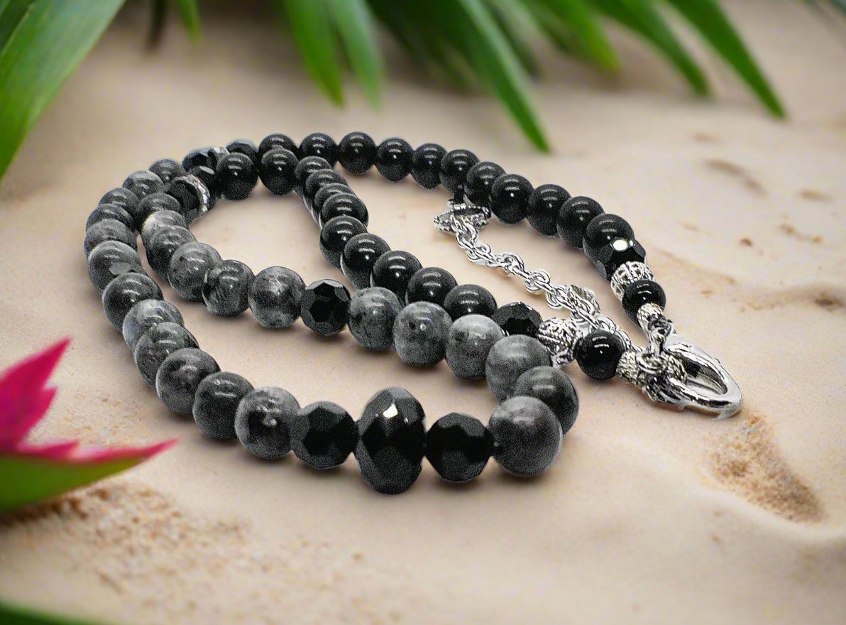 https://www.artistryjewelry.net/products/gorgeous-black-labs-collar-necklace