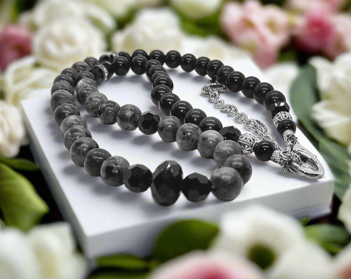 https://www.artistryjewelry.net/products/gorgeous-black-labs-collar-necklace
