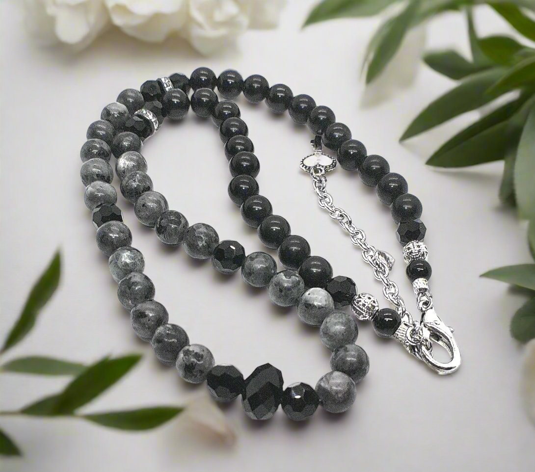 https://www.artistryjewelry.net/products/gorgeous-black-labs-collar-necklace
