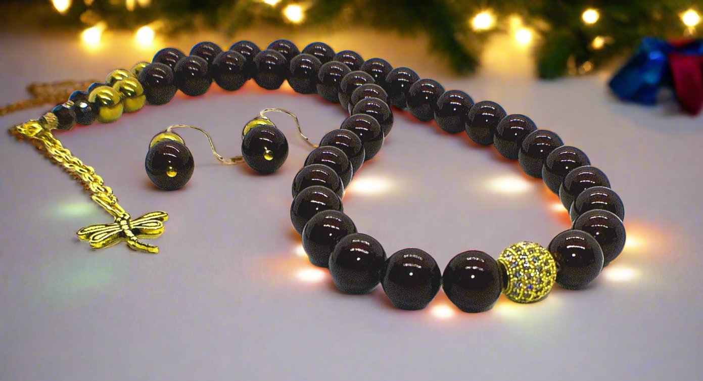 https://www.artistryjewelry.net/products/beautiful-brown-pearls-necklace-set