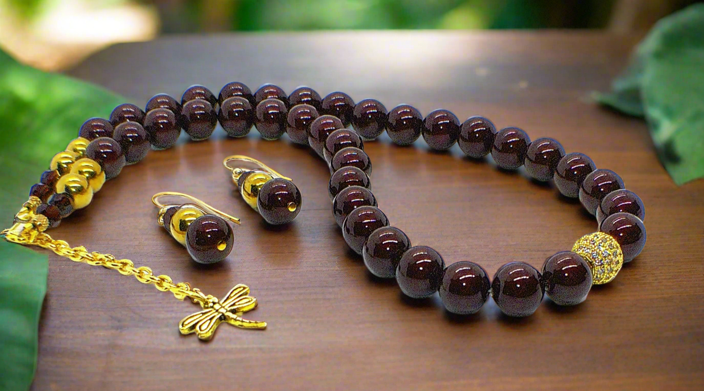 https://www.artistryjewelry.net/products/beautiful-brown-pearls-necklace-set