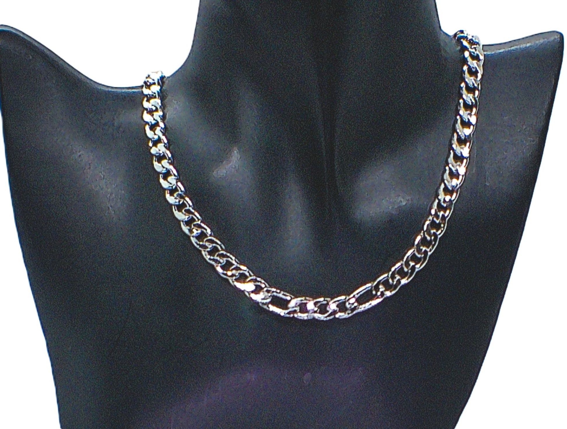 https://www.artistryjewelry.net/products/exciting-silver-chain-necklace