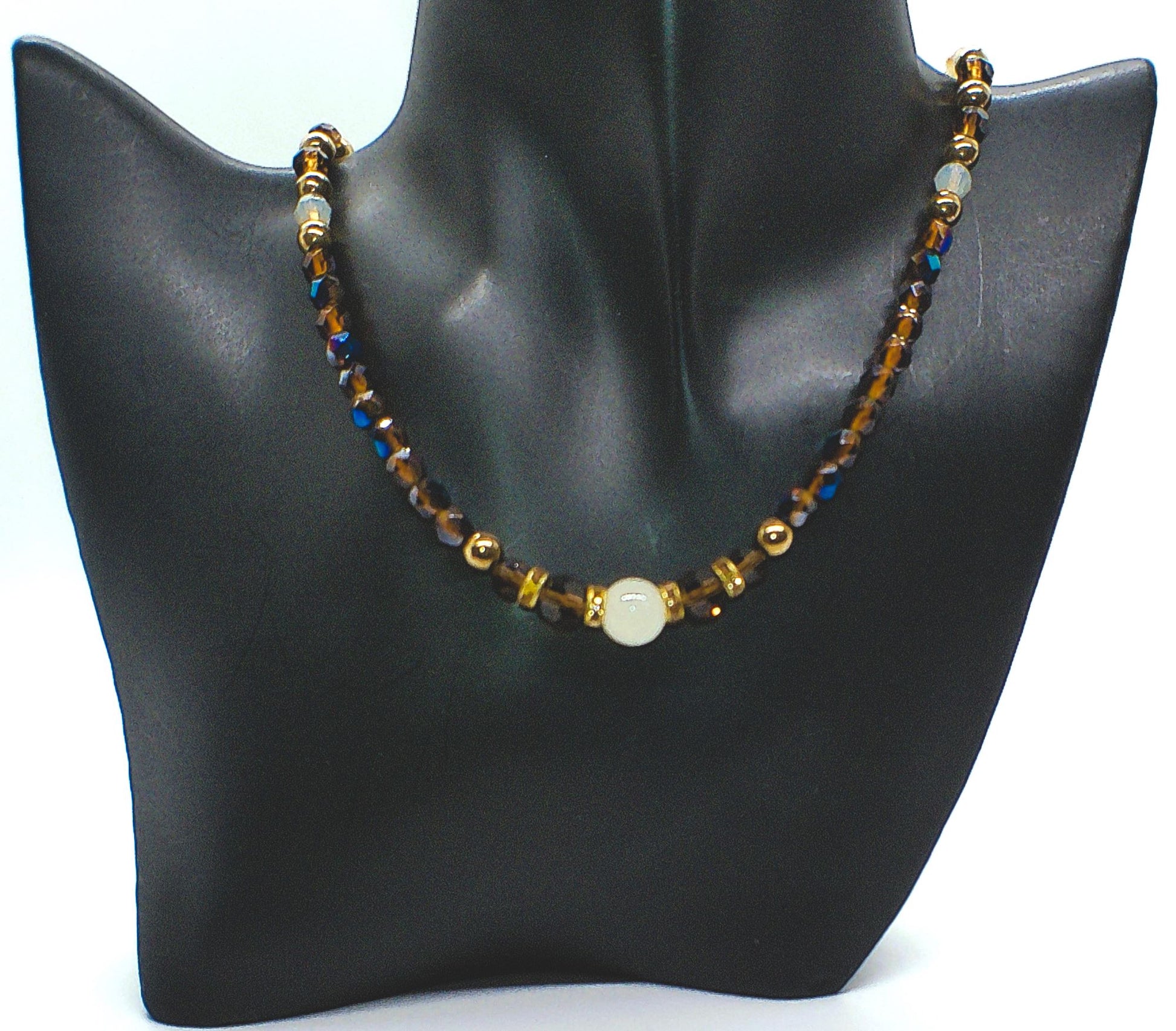 https://www.artistryjewelry.net/products/copy-of-beautiuful-italian-queen-2-a-necklace