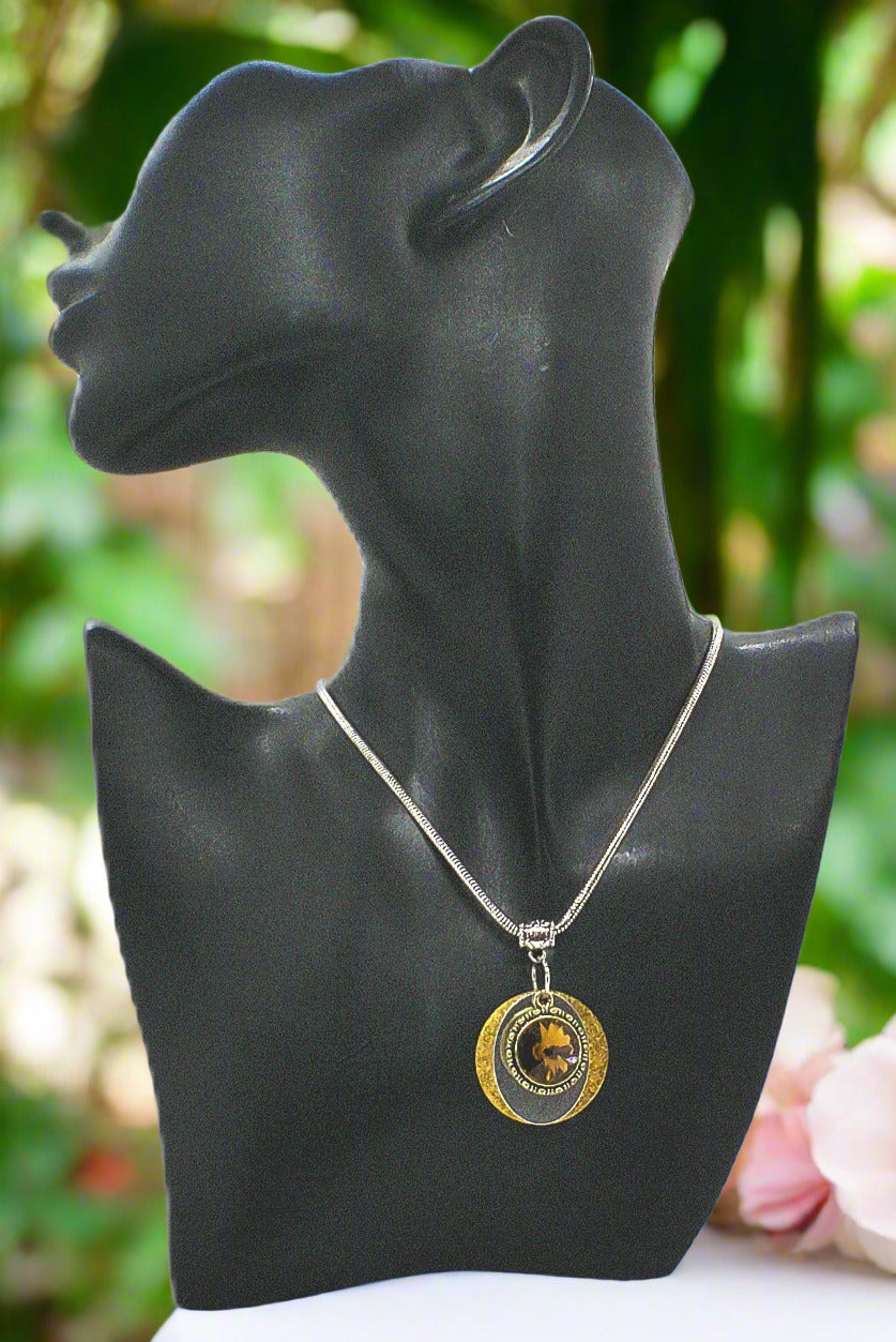 https://www.artistryjewelry.net/products/never-give-up-necklace
