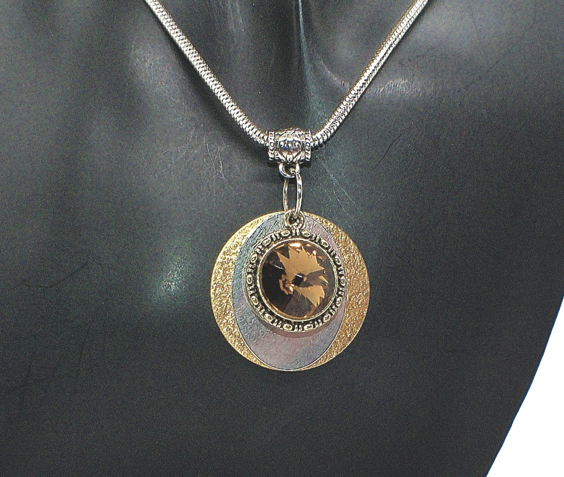 https://www.artistryjewelry.net/products/never-give-up-necklace