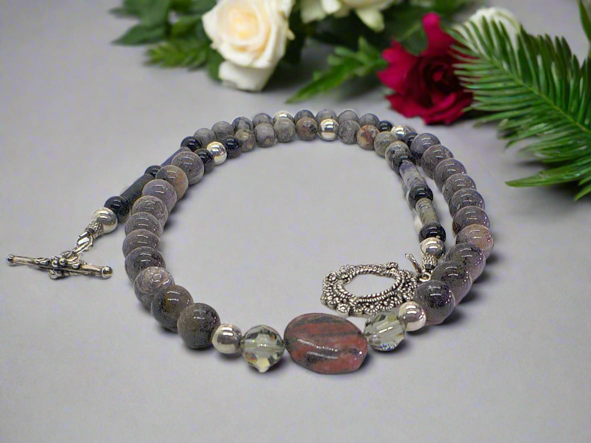 https://www.artistryjewelry.net/products/gorgeous-red-sesame-necklace