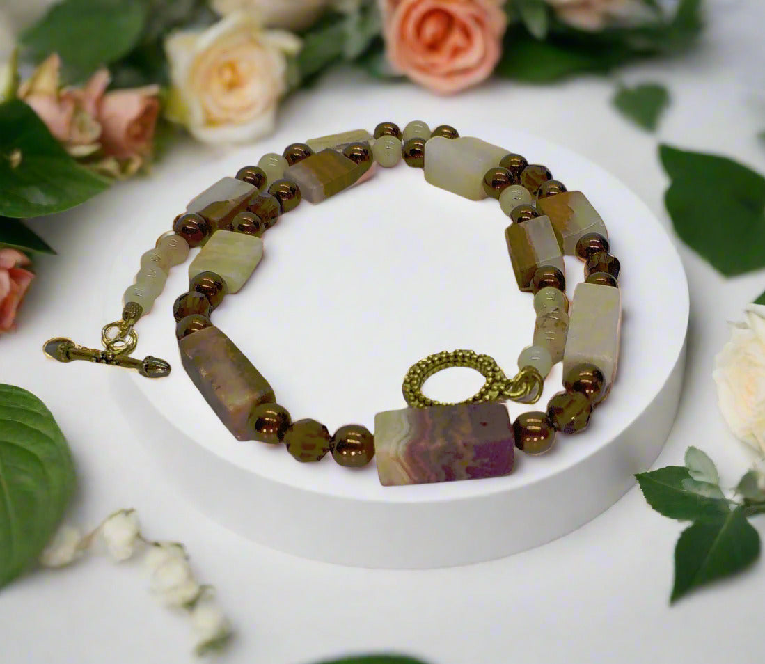 https://www.artistryjewelry.net/products/italian-queen-2-necklace