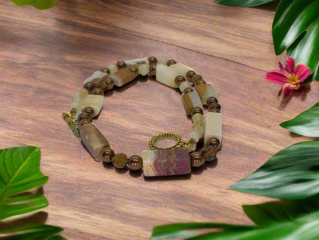 https://www.artistryjewelry.net/products/italian-queen-2-necklace