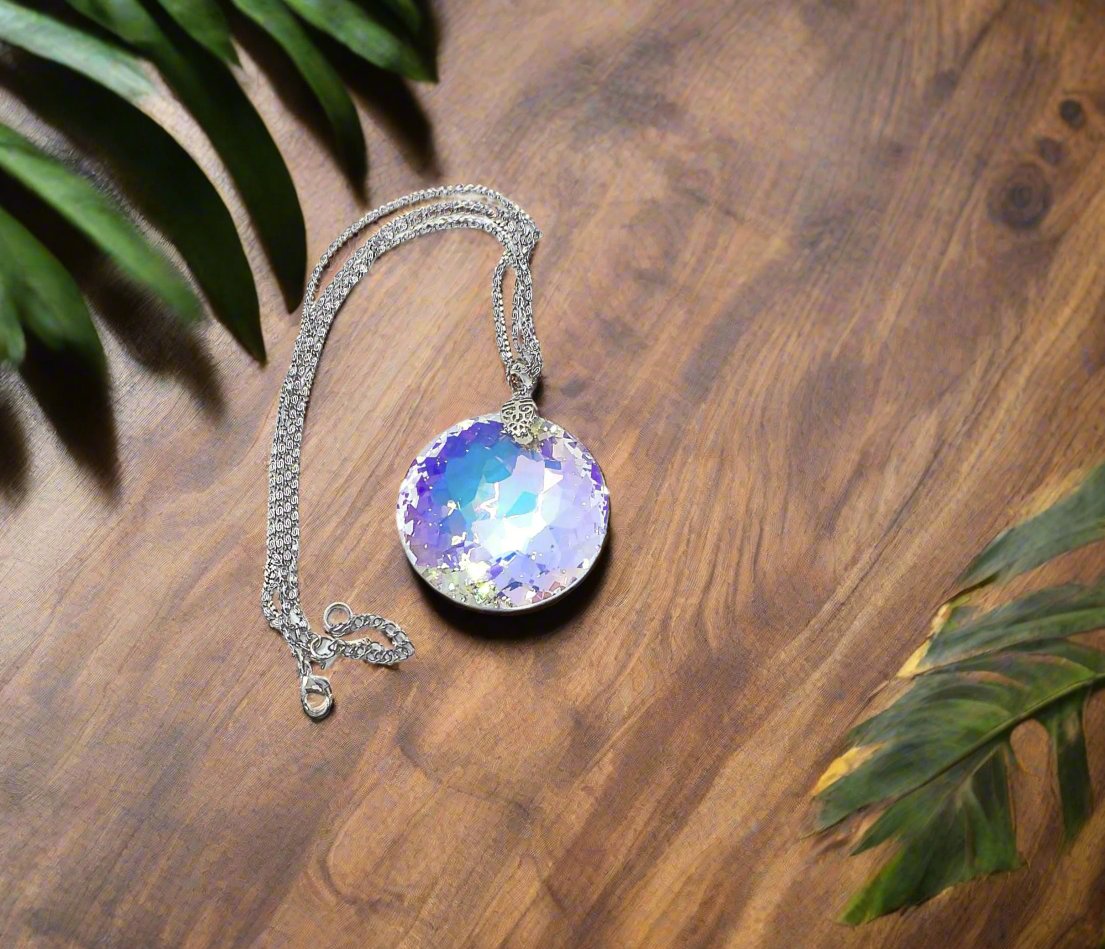 Go To:  https://www.artistryjewelry.net/products/beautiful-crystal-choker