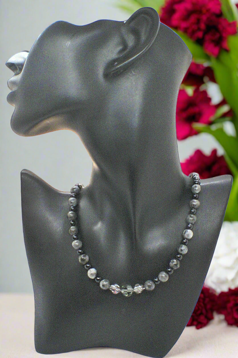 https://www.artistryjewelry.net/products/gorgeous-black-beauty-2-necklace
