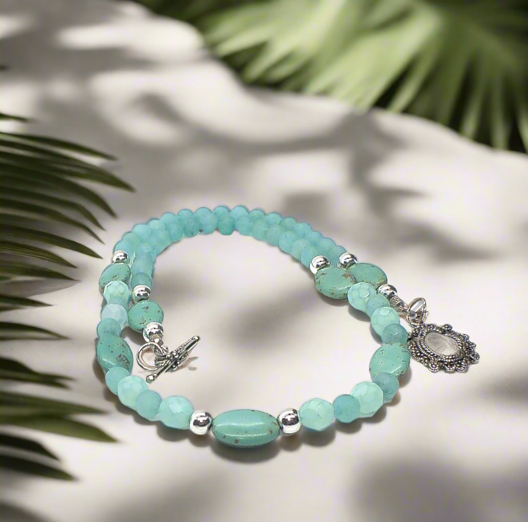 https://www.artistryjewelry.net/products/beautiful-green-goddess-a-matinee-necklace