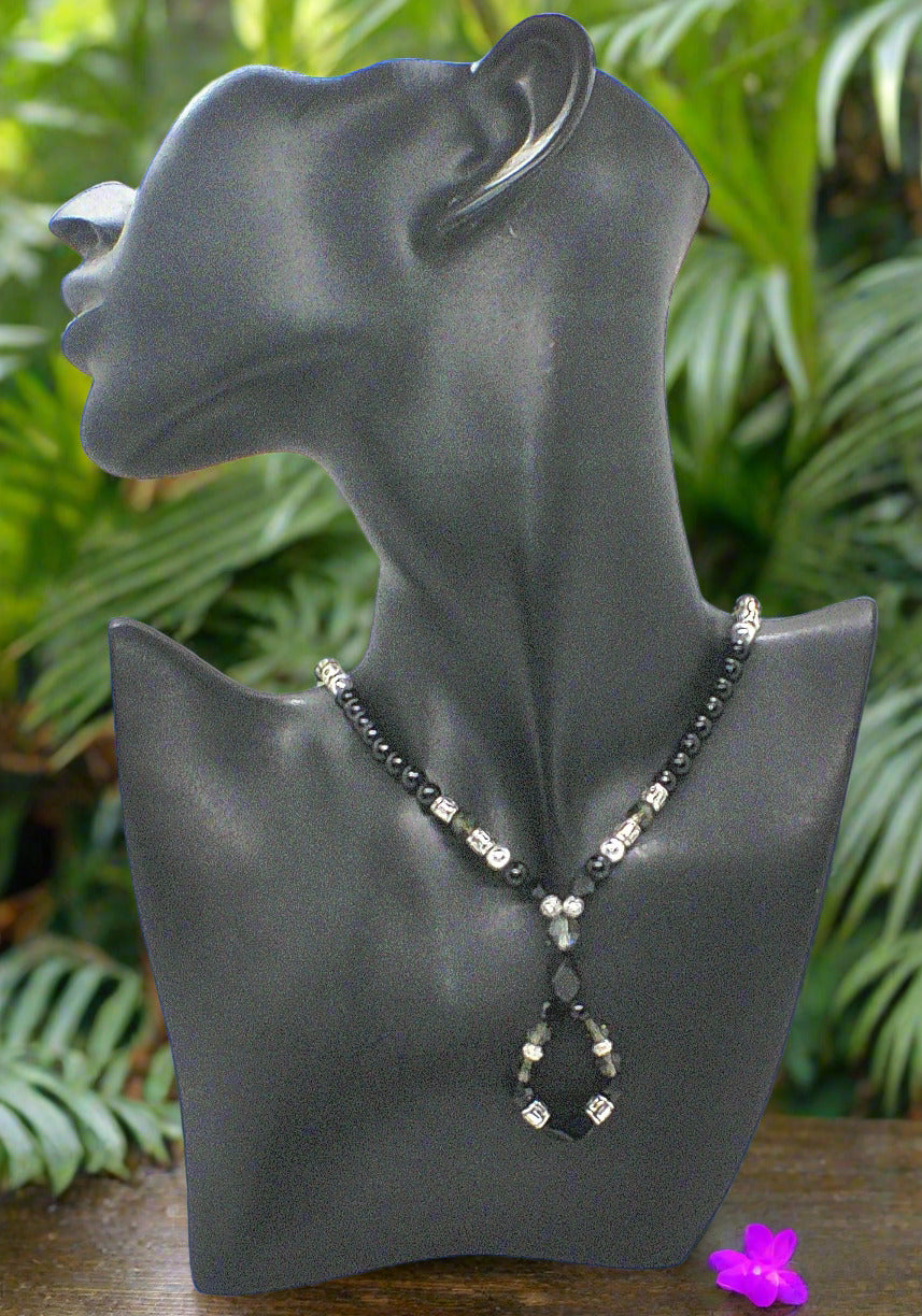 https://www.artistryjewelry.net/products/midnight-sparkle