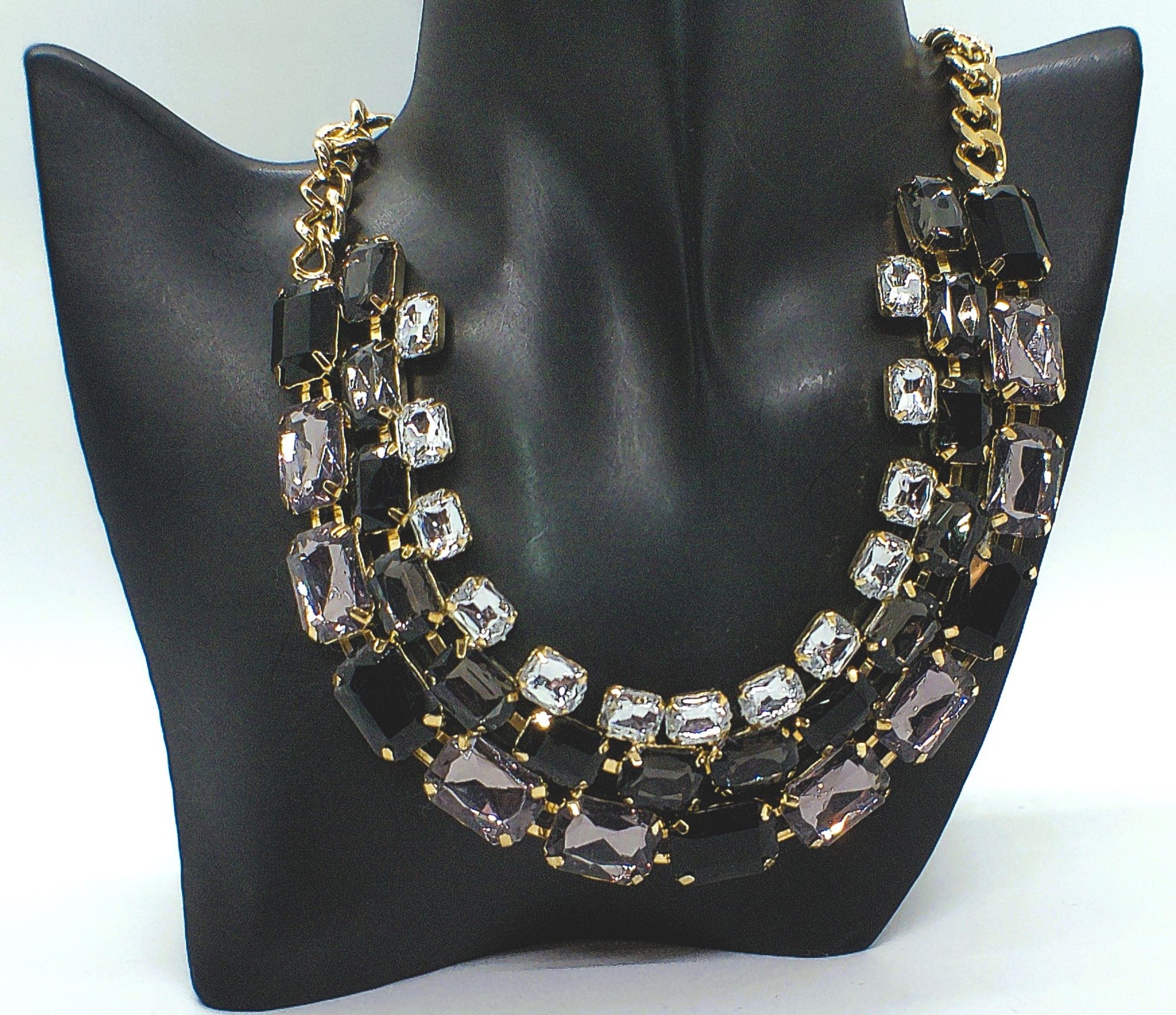 https://www.artistryjewelry.net/products/exquisite-black-diamond-and-gold-necklace