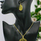 https://www.artistryjewelry.net/products/beautiful-golden-pleasure-necklace-set