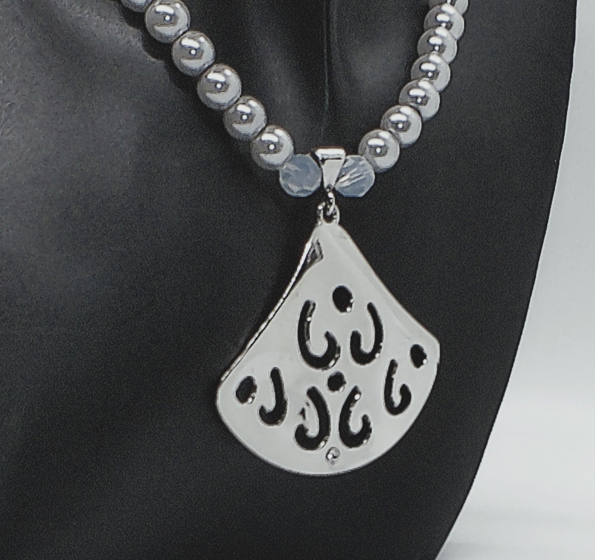 Go To: https://www.artistryjewelry.net/products/silver-beauty-necklace-set