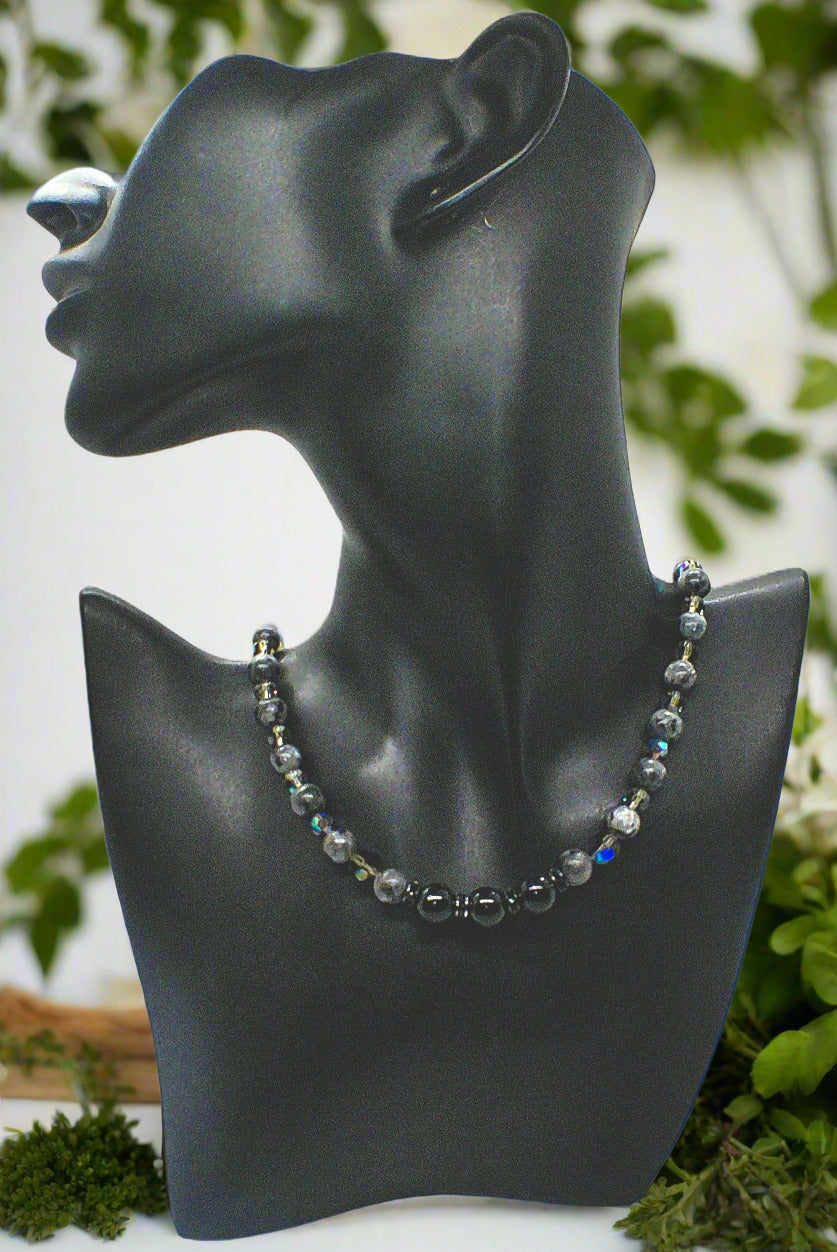https://www.artistryjewelry.net/products/lovely-shades-of-black-b-necklace