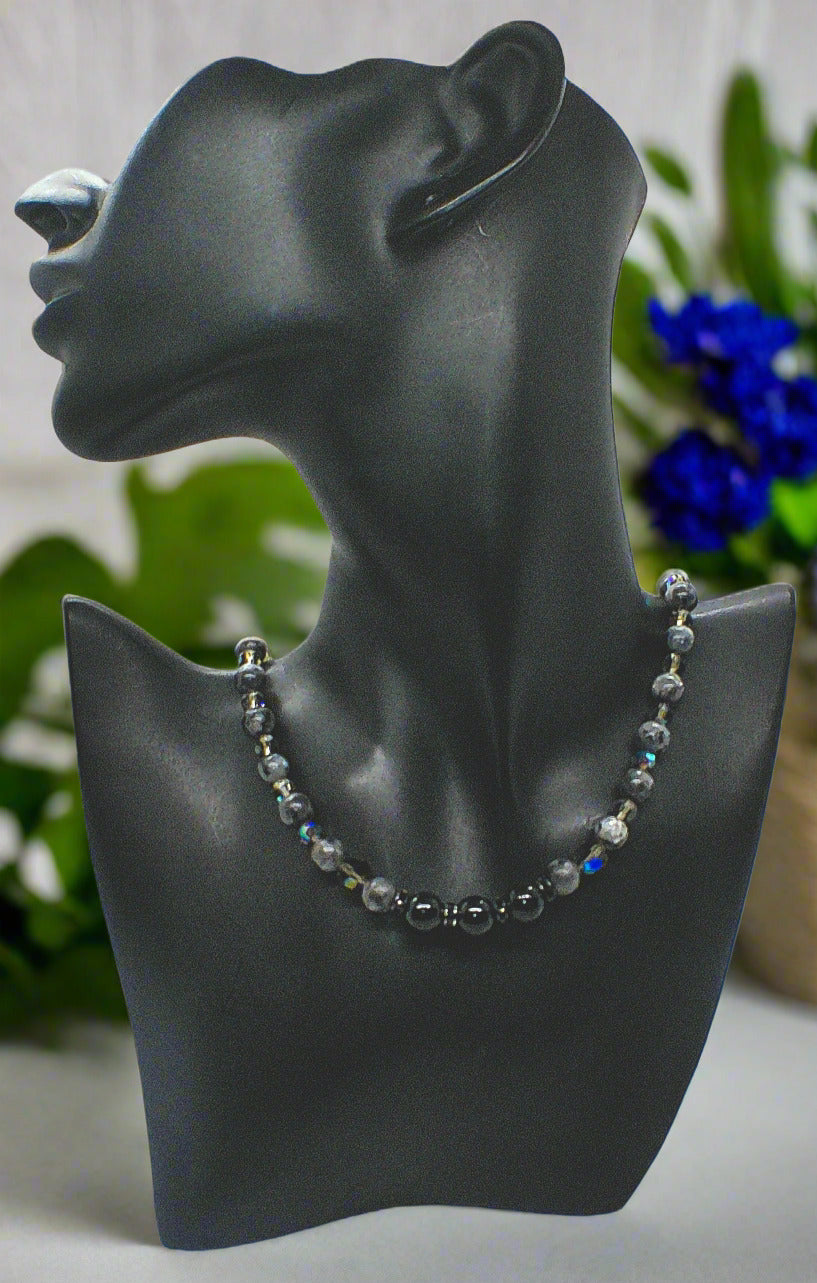 https://www.artistryjewelry.net/products/lovely-shades-of-black-b-necklace