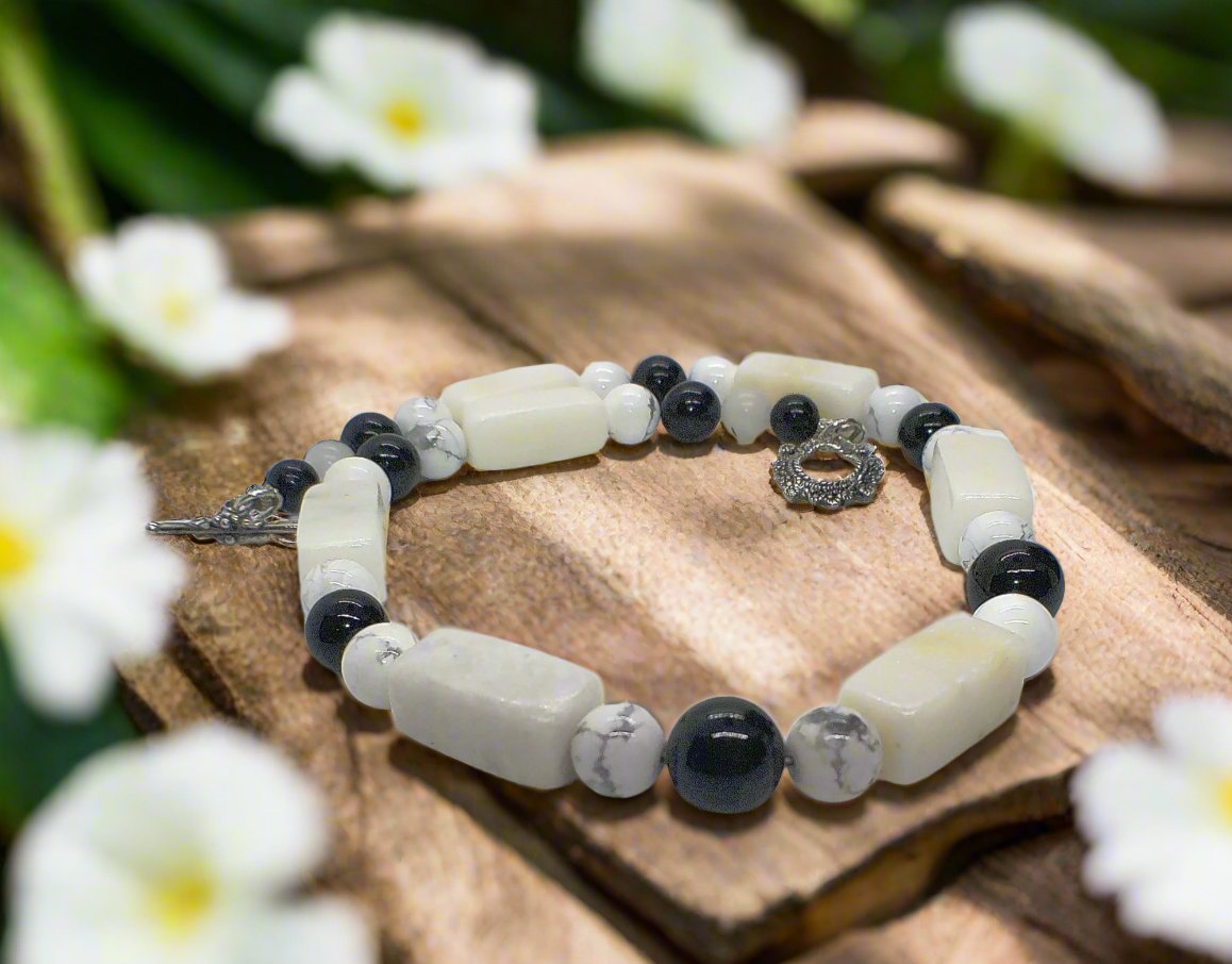 https://www.artistryjewelry.net/products/lovely-shades-of-white