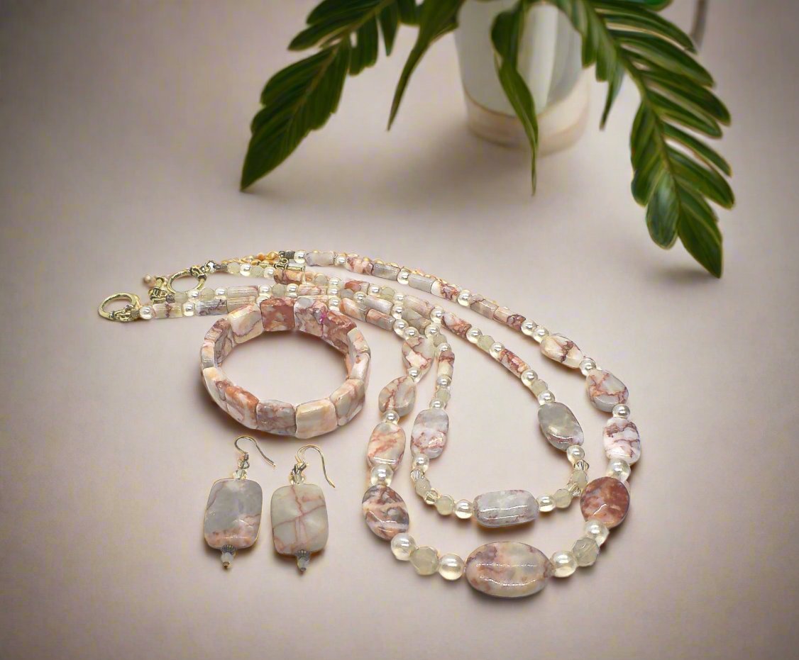 https://www.artistryjewelry.net/products/peachy-sweet