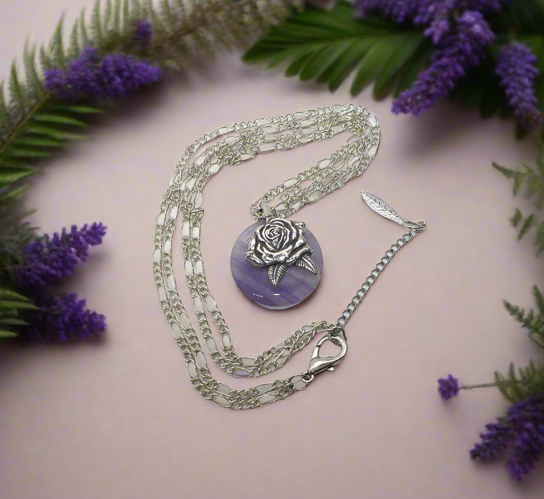 https://www.artistryjewelry.net/products/shimmering-gold-silver-forever-necklace-set